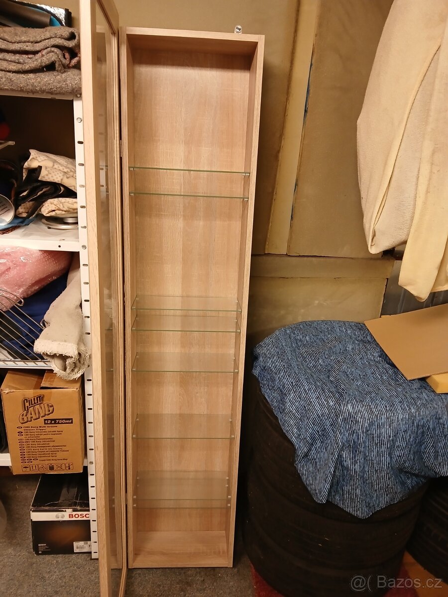 Vitrína závěsná 169x42x18cm - 2