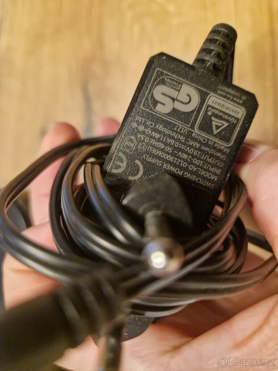 Nabíječka Niceboy Charles i7 - 2