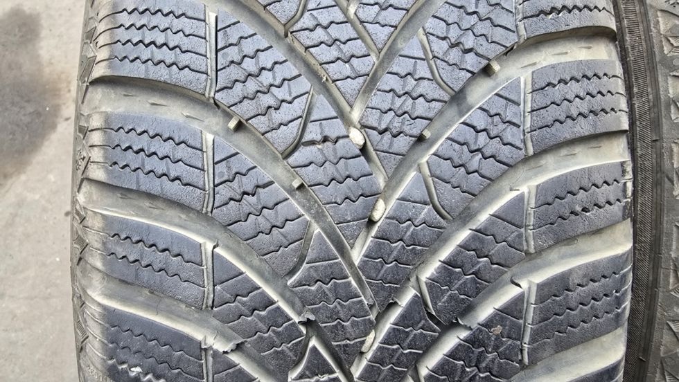 Zimní pneu 195/65/15 Semperit - 2