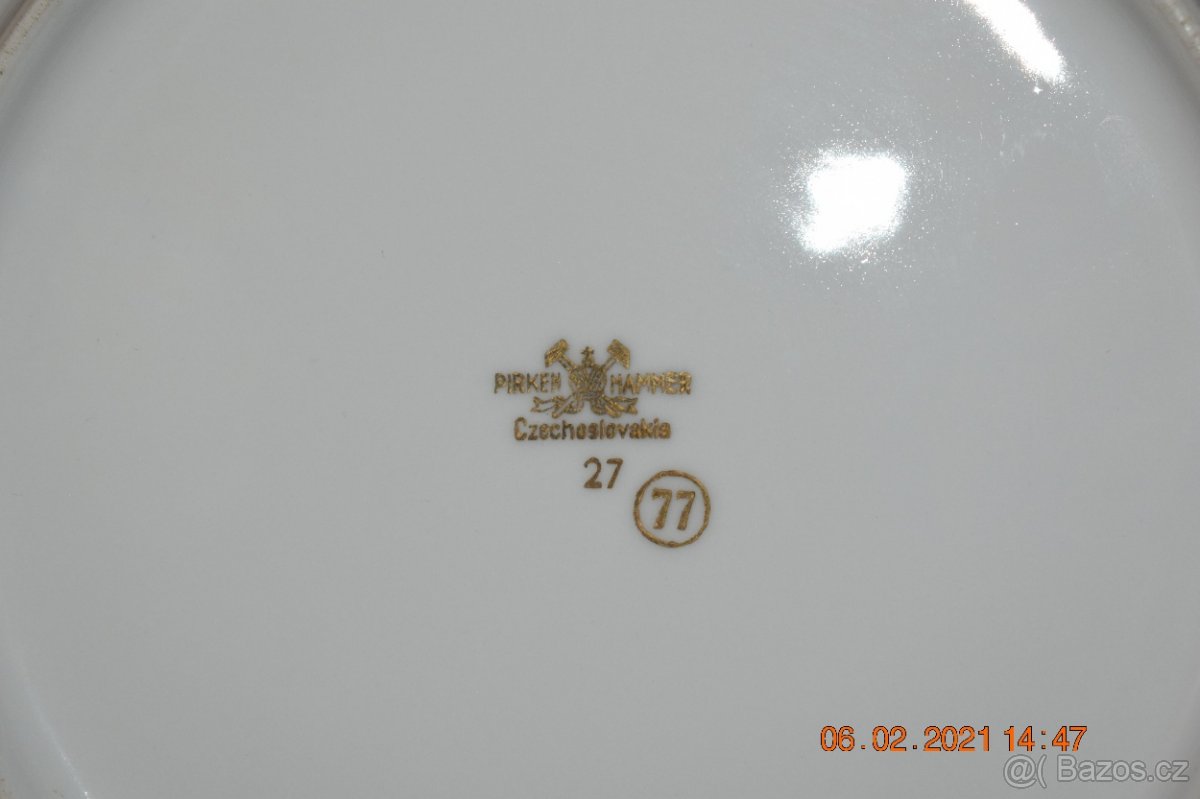 Ozdobný porcelánový talíř - 2