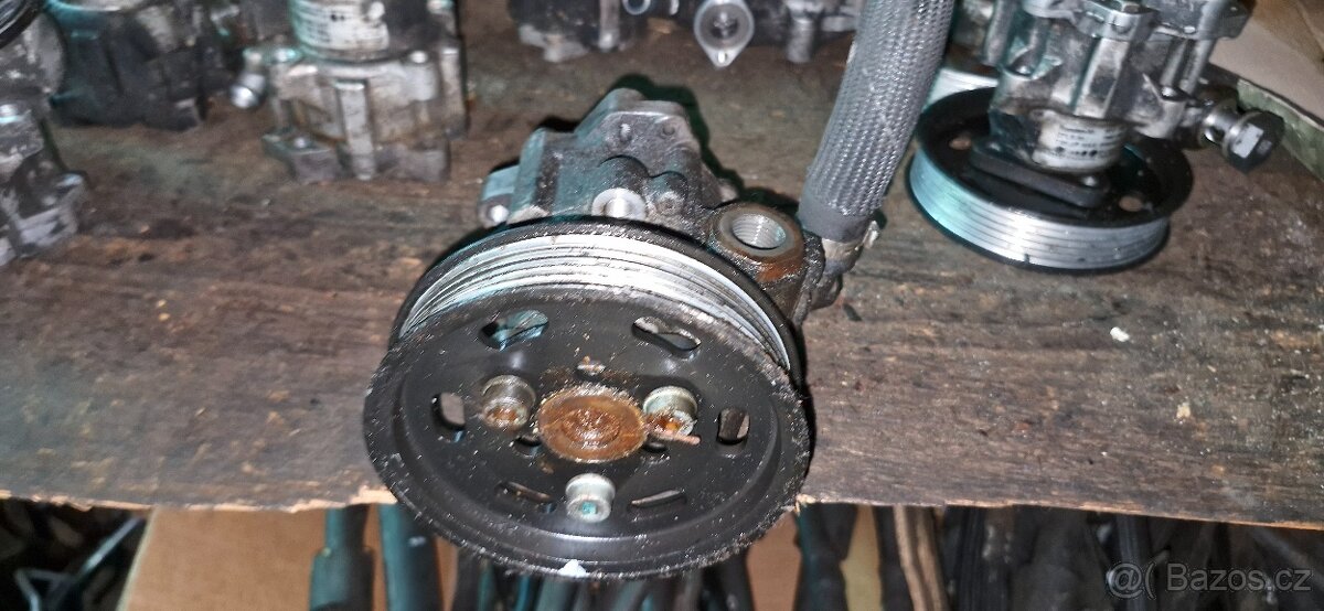 Servo cerpadlo Audi A6 4F 2.0 4f0145155e - 2