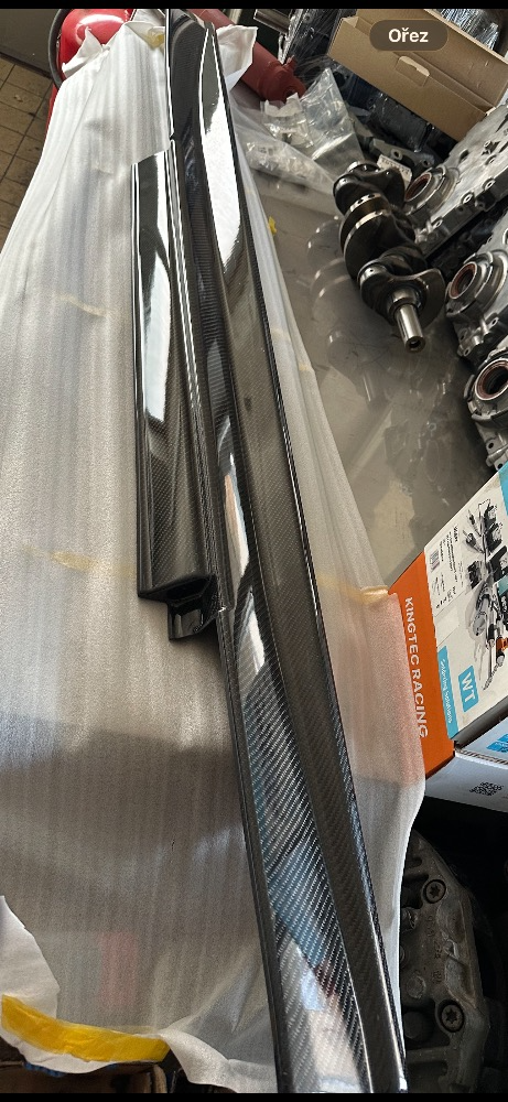 Nissan GT-R karbonové prahy - 2