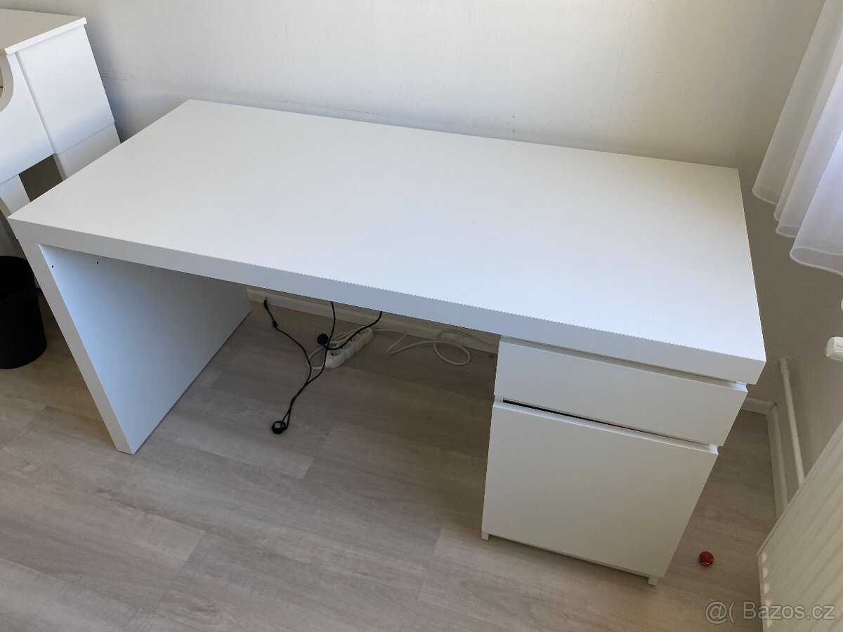 psací stůl Malm Ikea - 2