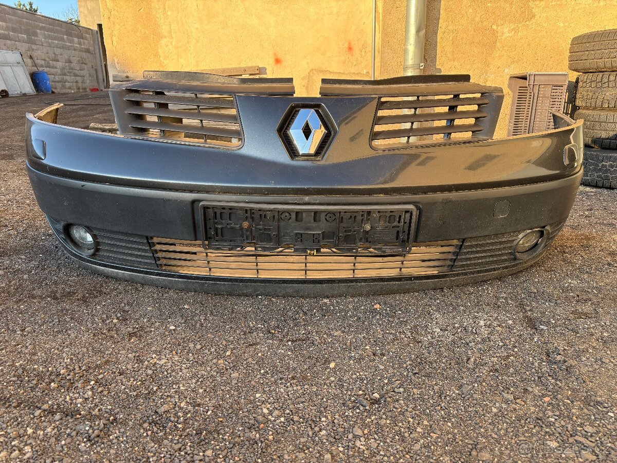 Renault espace 4 přední nárazník a výztuha - 2