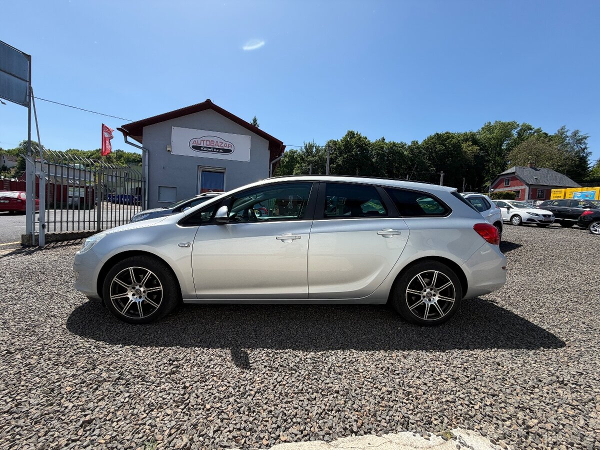 Opel Astra, J KOMBI 1,6 85kW, SERVISKA - 2