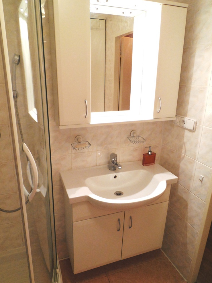 SAMOSTATNÝ VYBAVENÝ POKOJ - 2