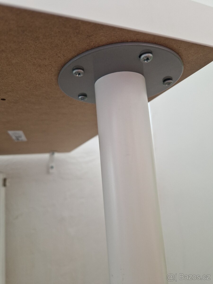 Stůl IKEA LAGKAPTEN - 2