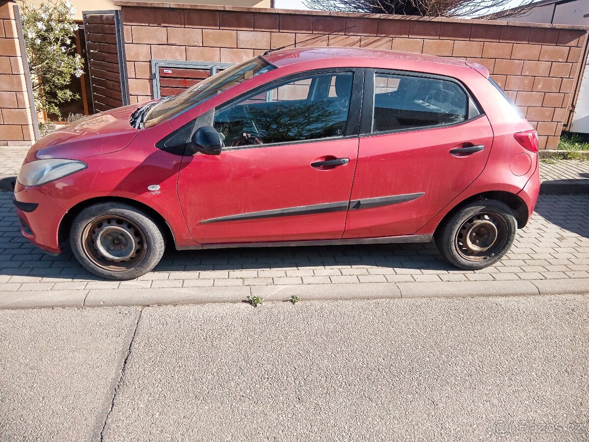 Mazda 2 1,4 Diesel Hatchback 175 000 km,r.v. 2009 - 2