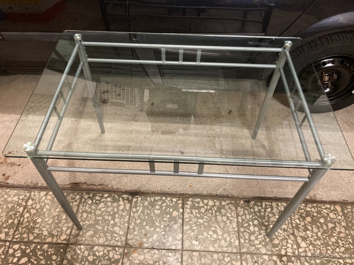 Skleněný stůl jídelní - 2