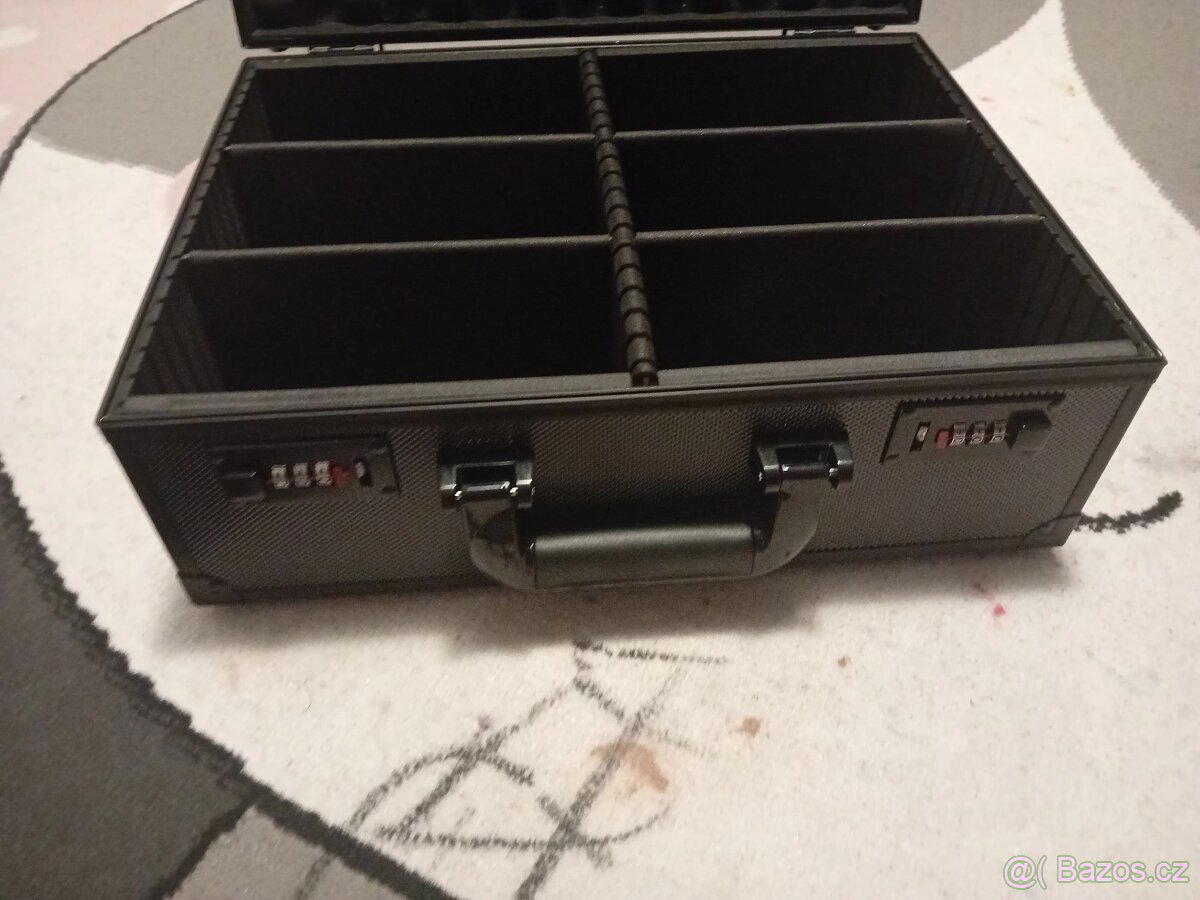 Kufr na hokejove karty - 2