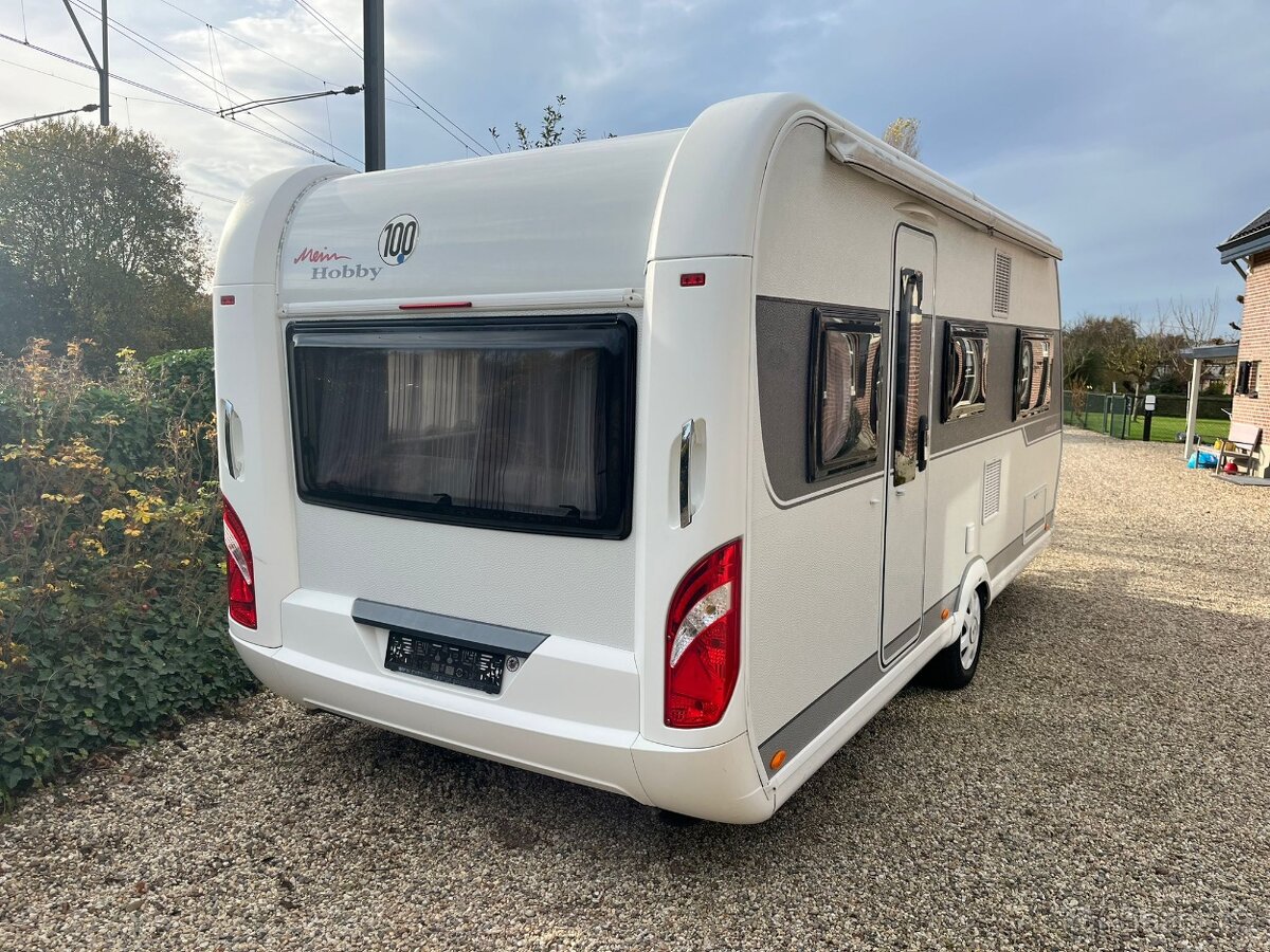 Prodám karavan Hobby 495 UL,r.v. 2017 + mover, stan, markýza - 2