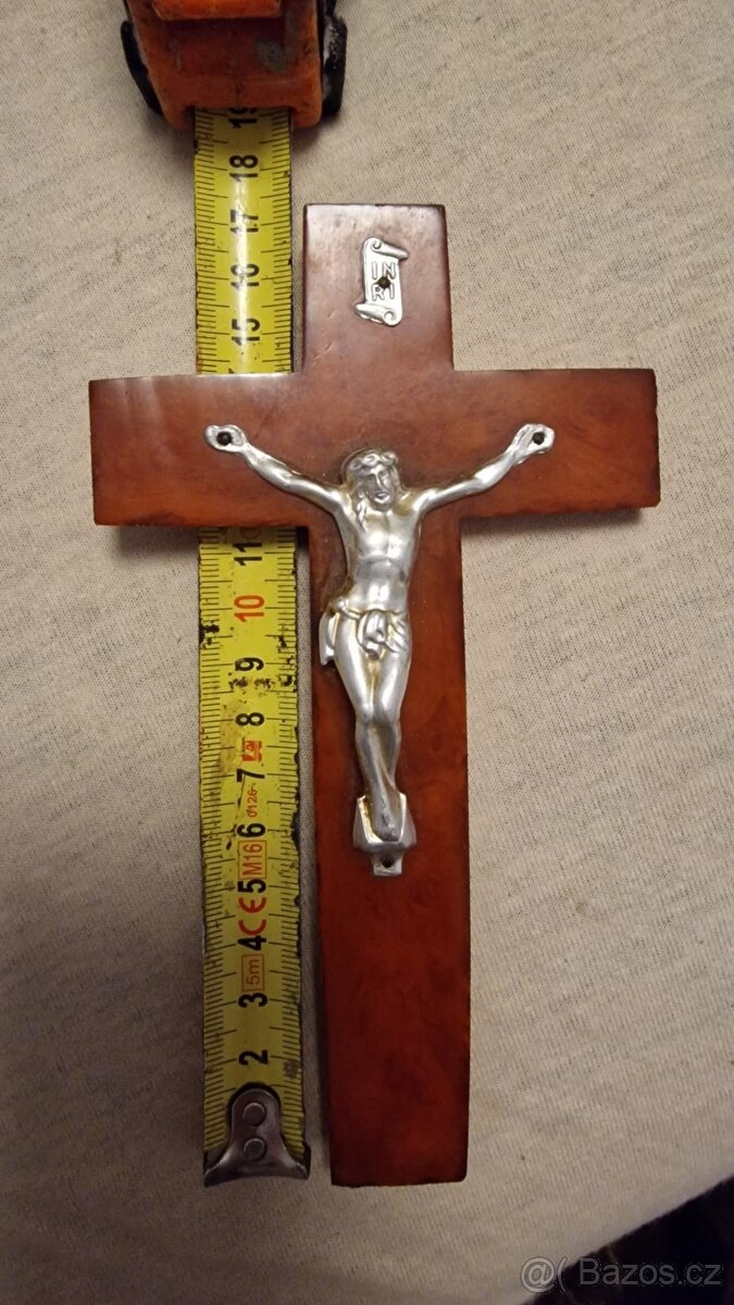 Ježíš na bakelitovém kříži - 2