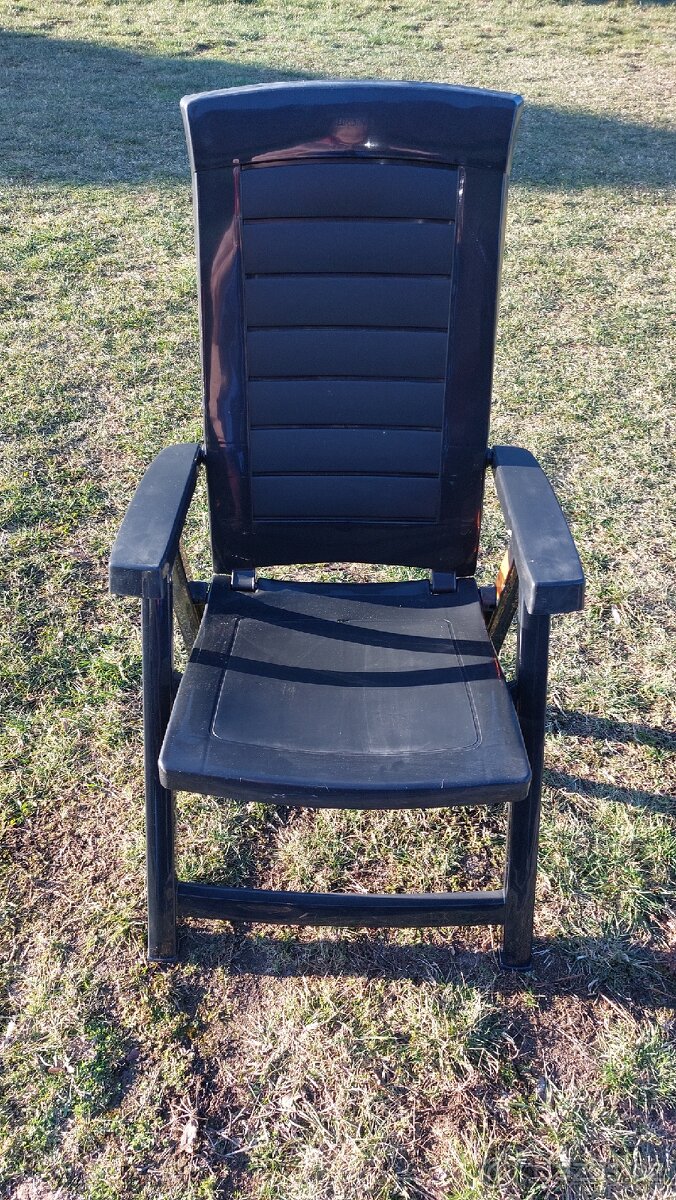 Polohovací křeslo plastové - 2