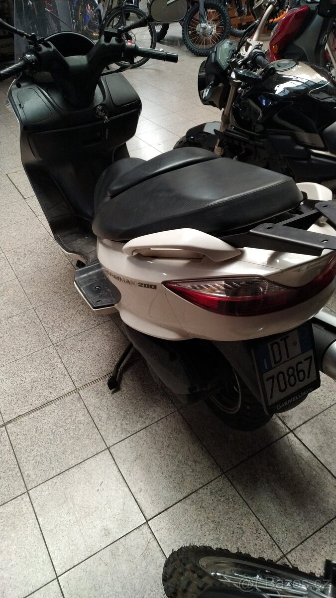 Suzuki AN 200 Burgman 2012, rozprodám po dílech - 2