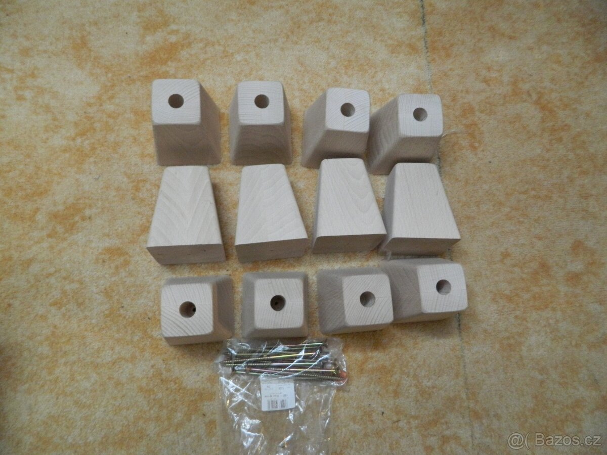 Hranaté dřevěné nábytkové nohy. - 2