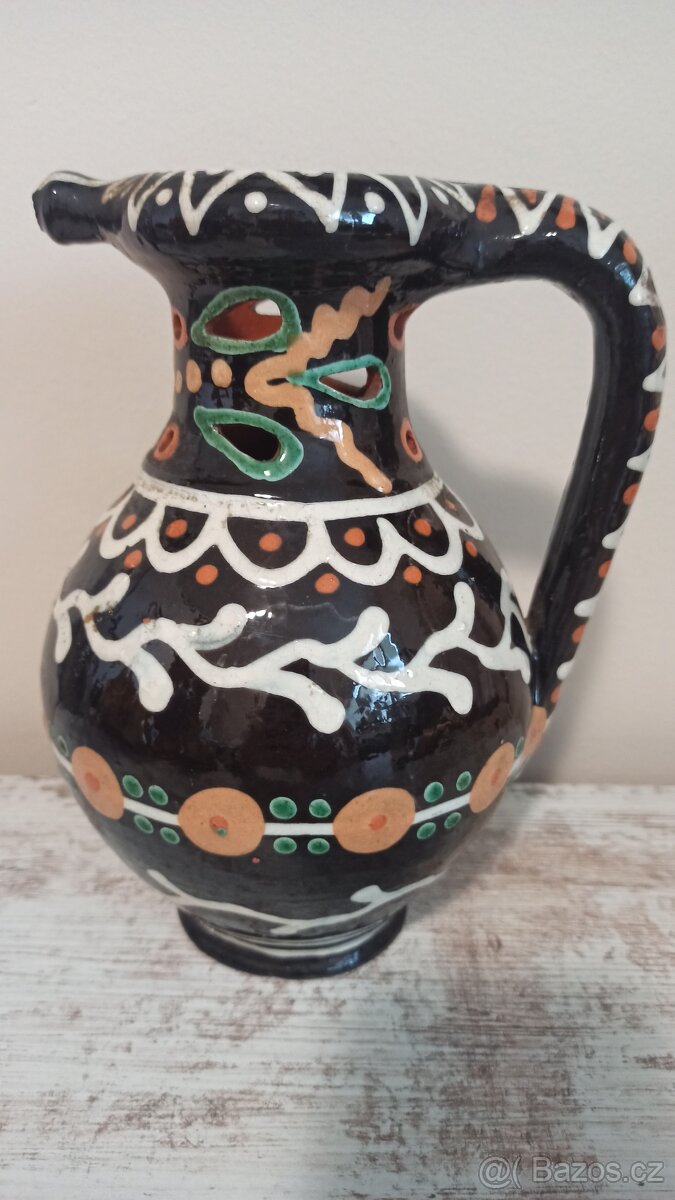 Starožitnosti -vazy a knihy, fotoaparát - 2