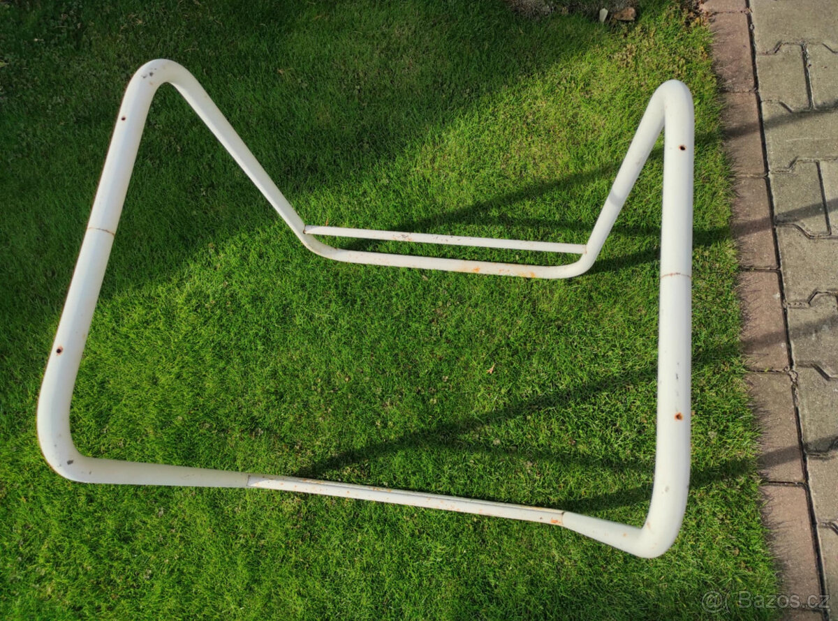 Podnož stolku, funkcionalismus - 2