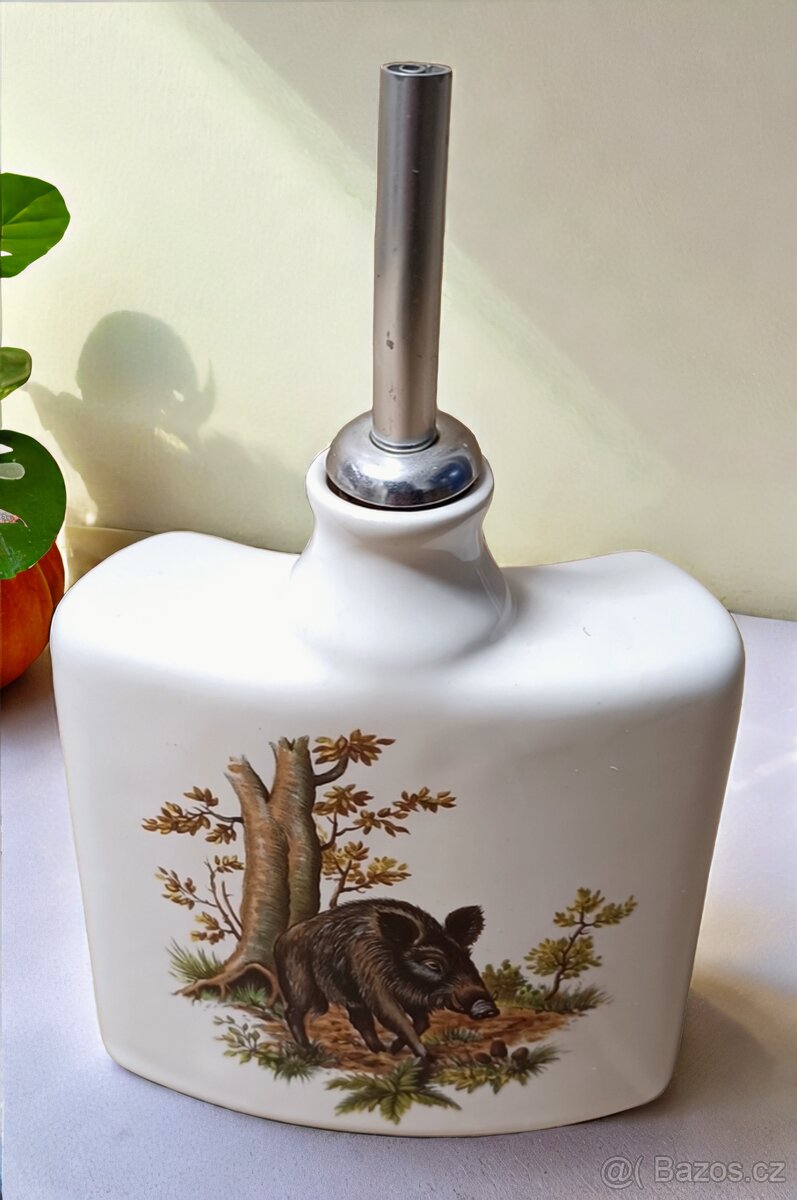 Porcelánová placatka / karafa – myslivecký motiv (divoké pra - 2