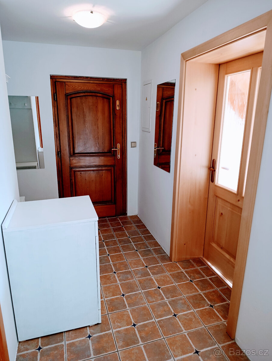 Pronájem bytu 2+1, 66 m², terasa, Vimperk – centrum - 2