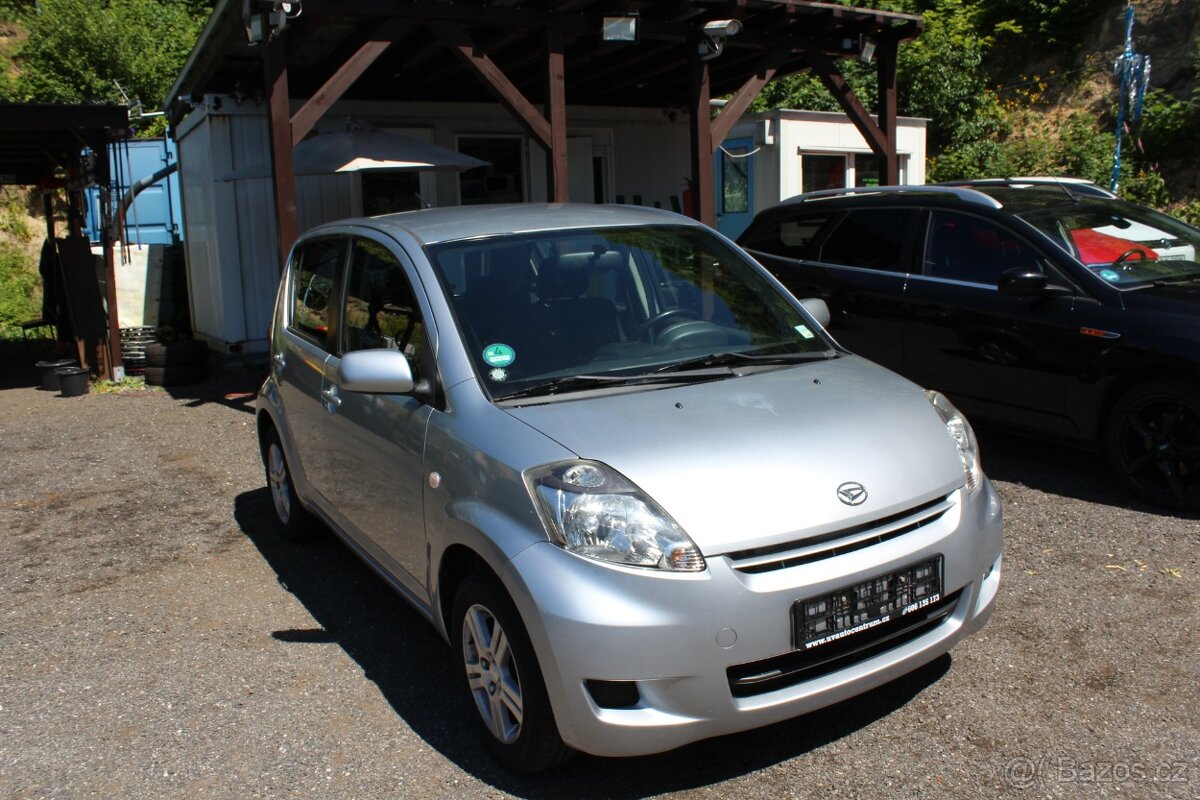 Daihatsu Sirion - 2
