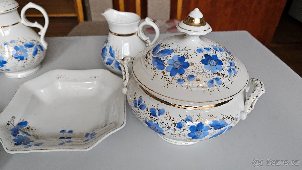 Torzo starého porcelánového jídelního servisu - 2