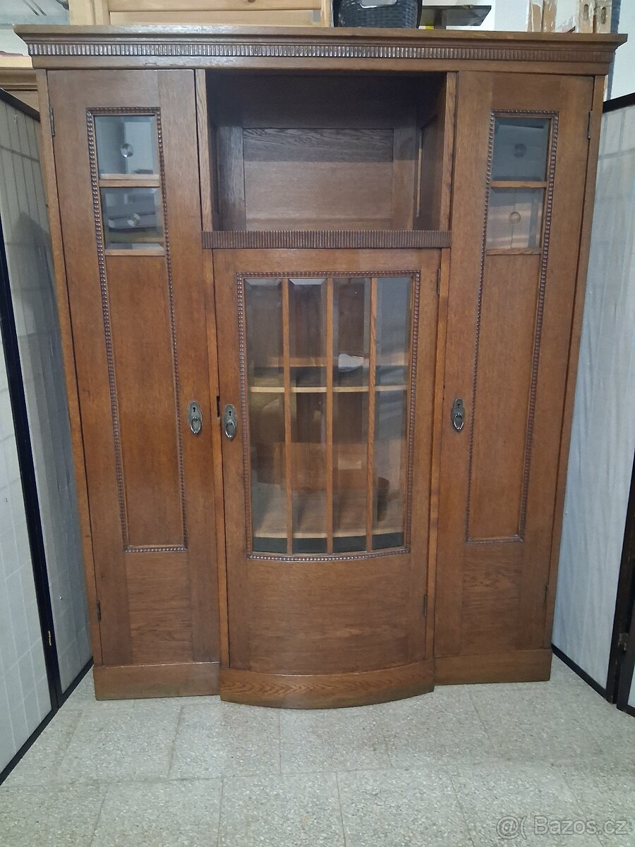 Vitrina rustikální - 2