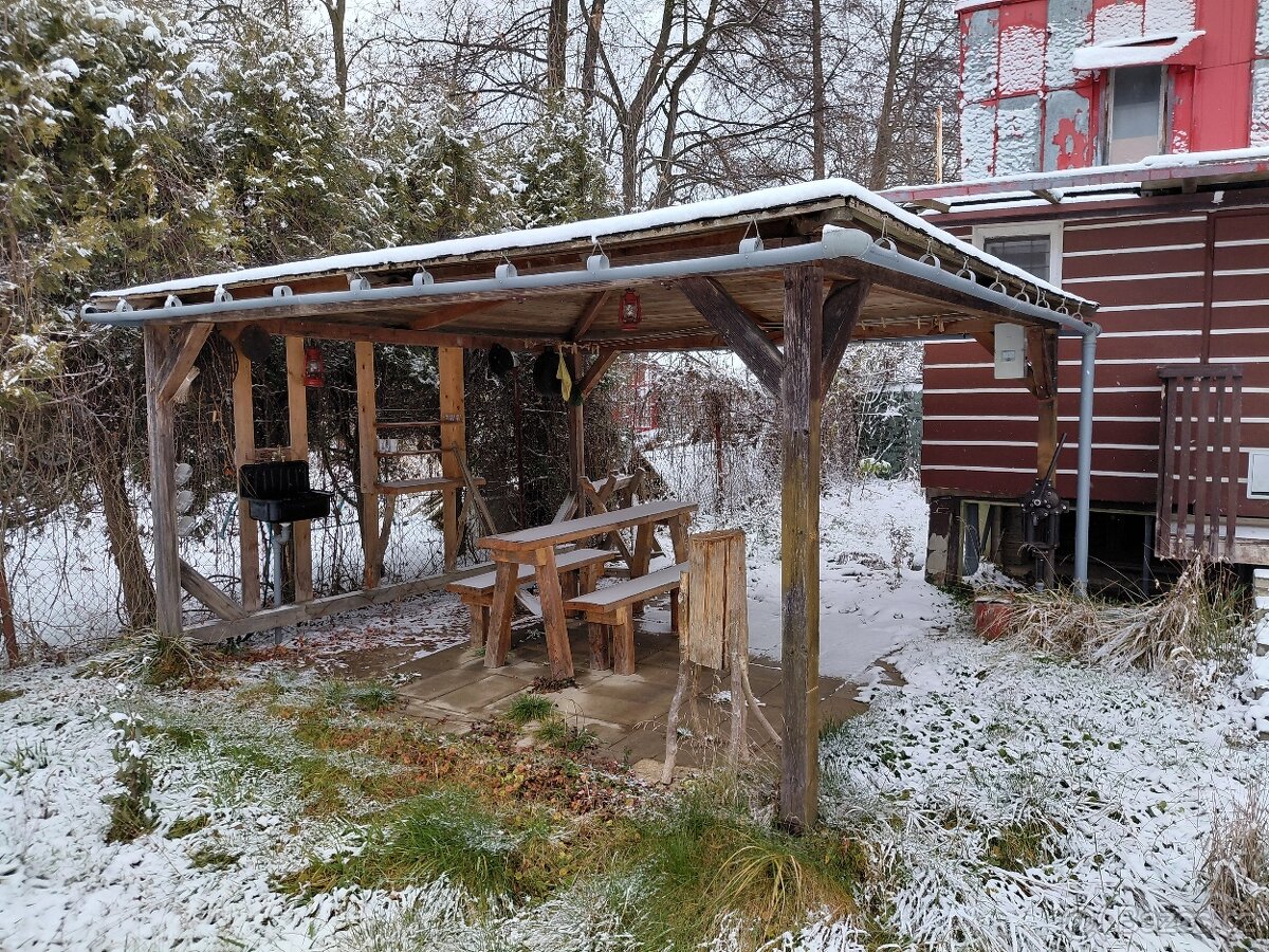 Zahrada s chatkou - 2