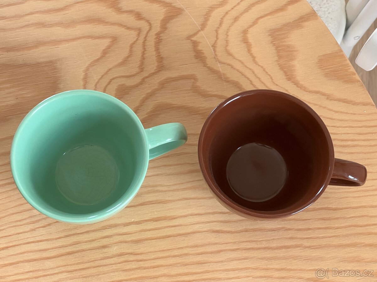 Hrnek zelený a hnědý - 2