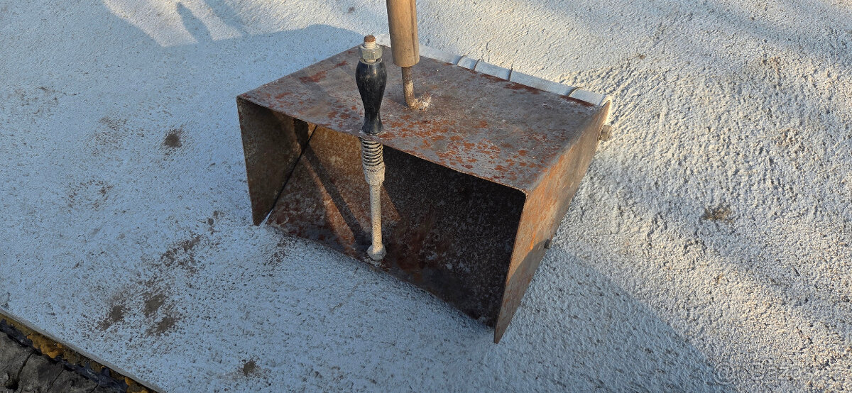 Nanášecí válec lepidla na cihlu - 2