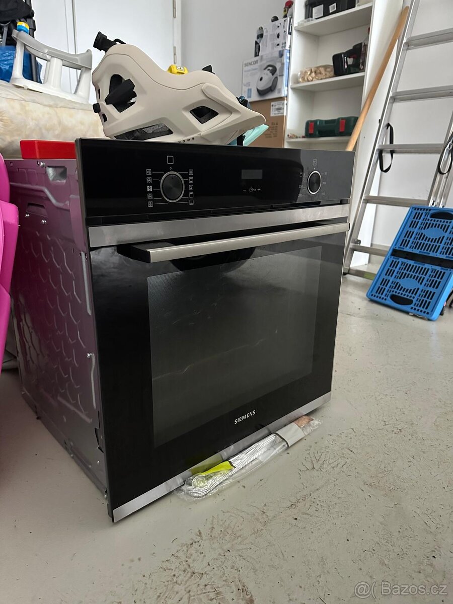 Vestavná pečicí trouba - Siemens - 2
