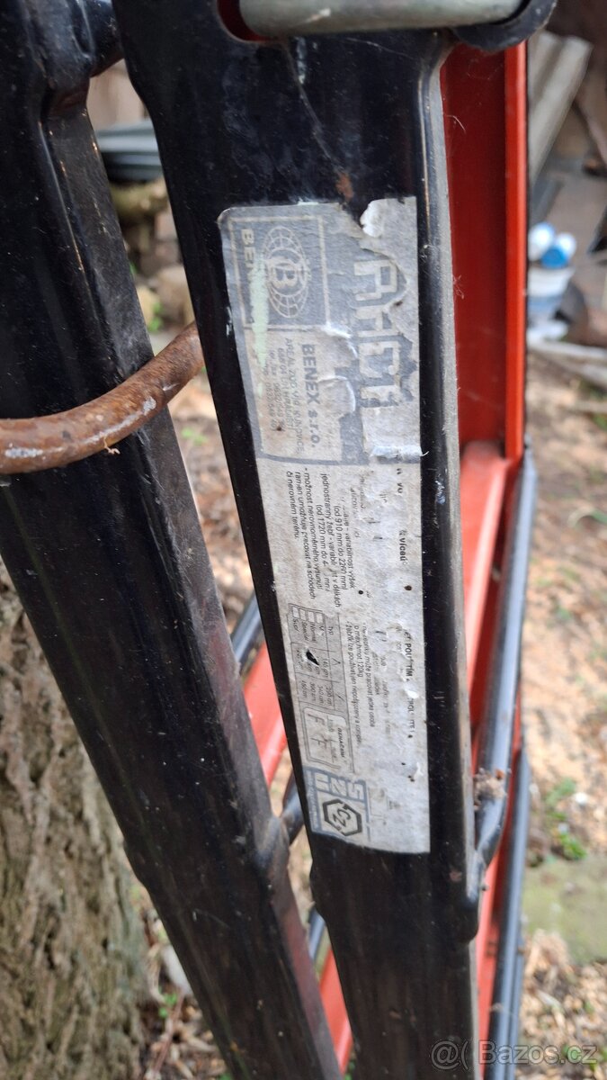 Žebřík / Štafle kov - 2