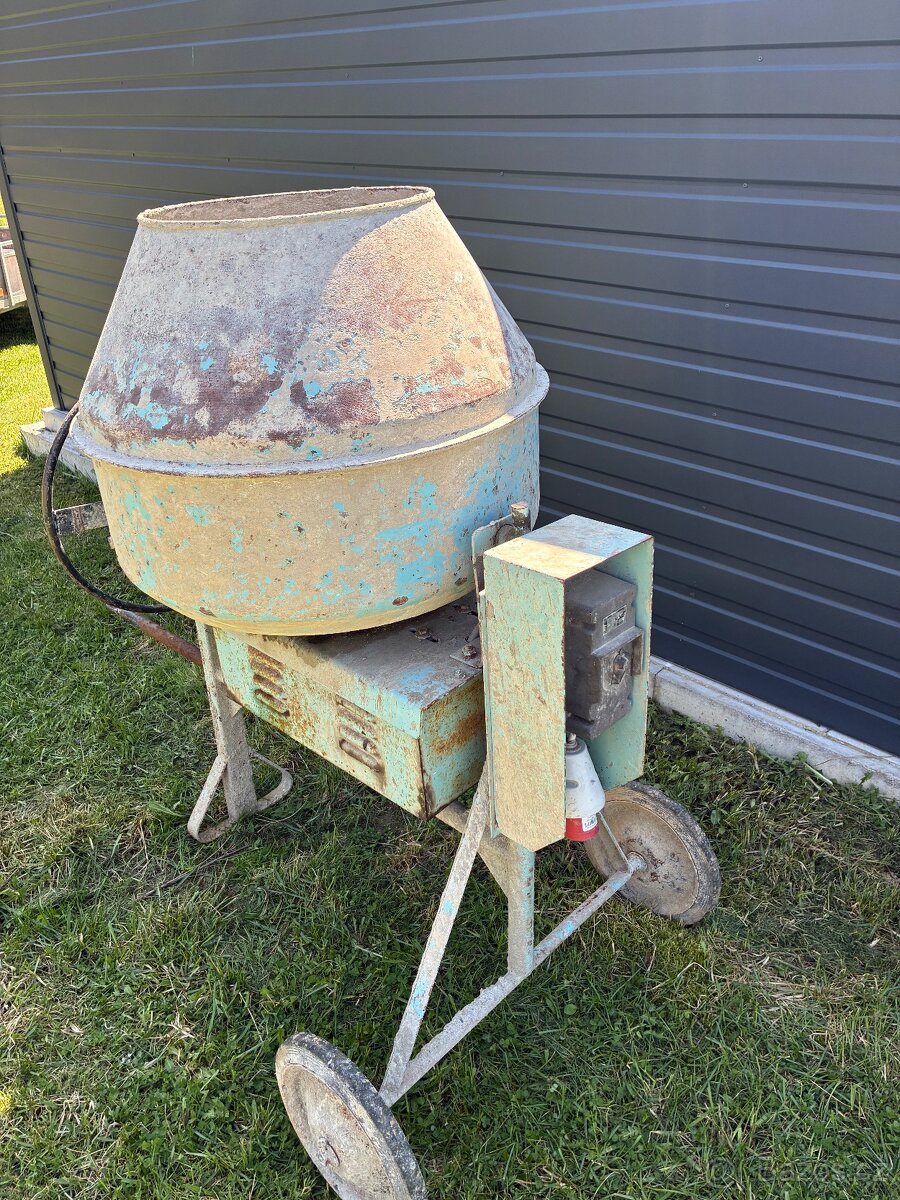 Stavební míchačka - 2