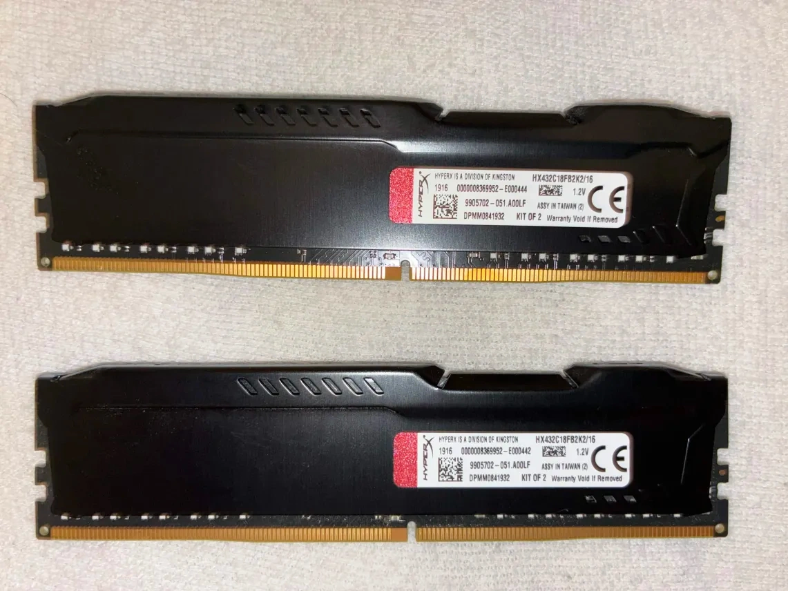 HyperX (16GB) 2x8GB DDR4 3200MHz - 2
