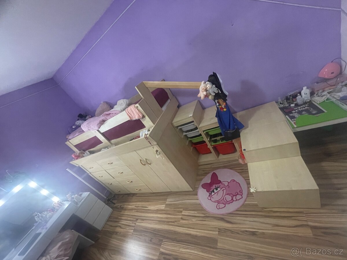 Dětská postel s velkým úložným prostorem. - 2