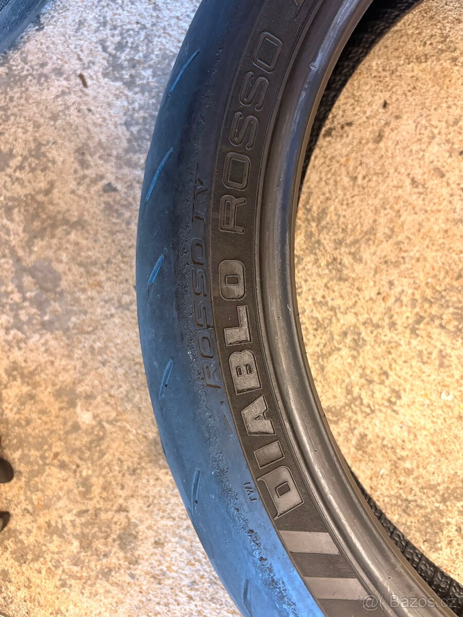 Pirelli diablo rosso 4 120/70/17 - 2