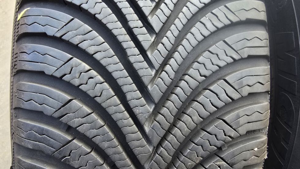 Zimní pneu 205/60/16 Michelin - 2