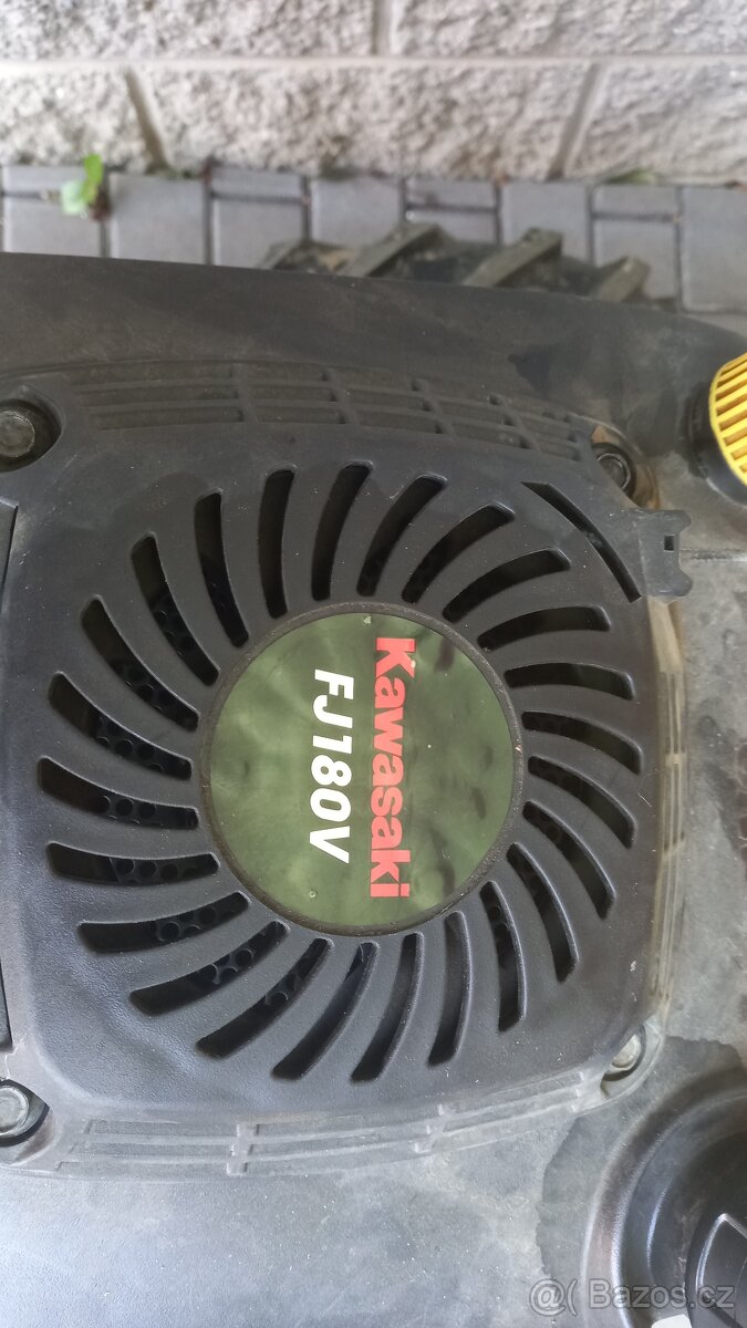 Prodám motokultivátor MKS - 60 a nástroje - 2
