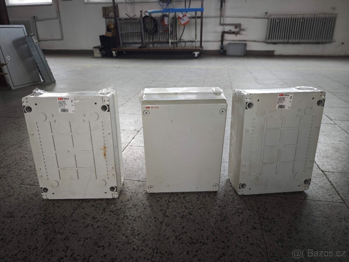 instalační krabice z polykarbonátu - 2