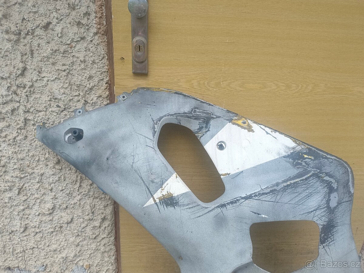 Suzuki GSX-R K1 náhradní díly #8 - 2