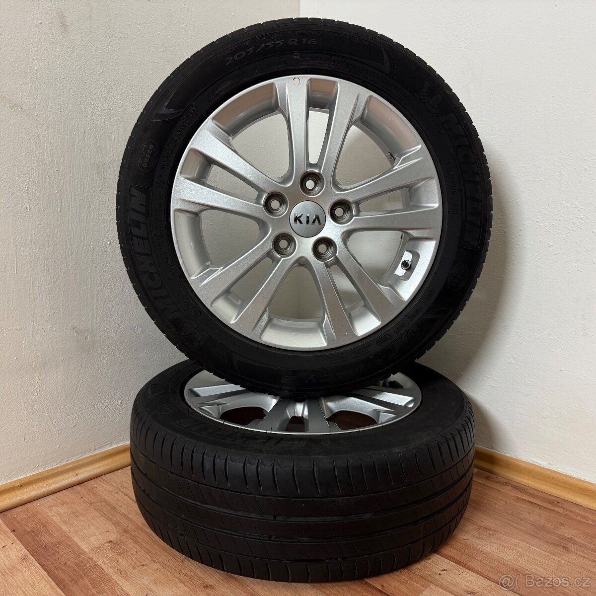 KIA CEED II 5x114,3 R16 ET50+LETNÍ 205/55R16 4,5mm - 2