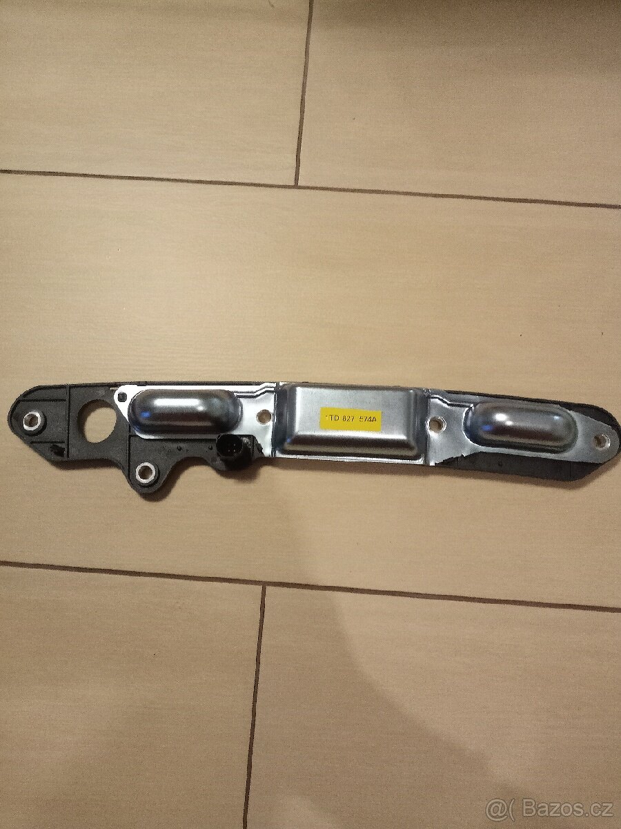 Madlo, klika zadních dveří - 2