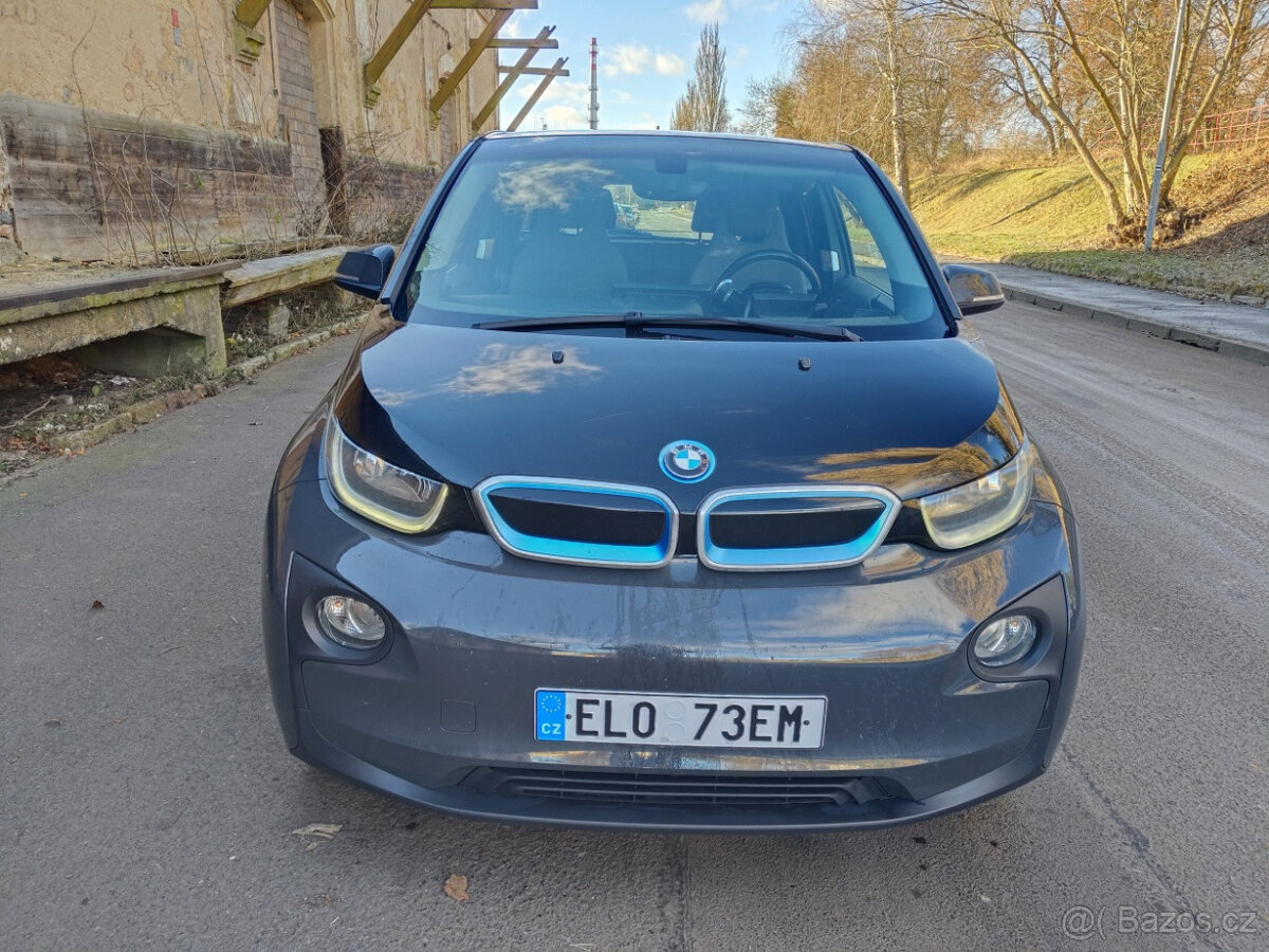 BMW i3 REX - s Range Extenderem - 2
