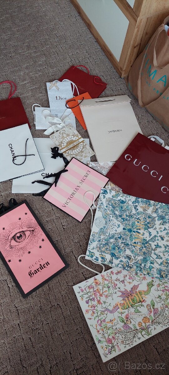 Papírové značkové tašky - 2