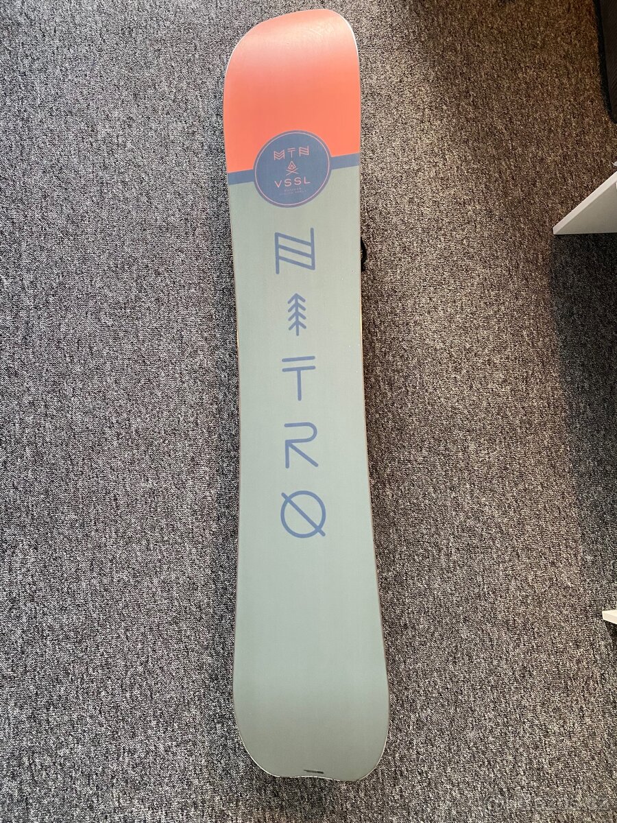 Snowboard Nitro Mountain VSSL 157cm s vázáním - 2