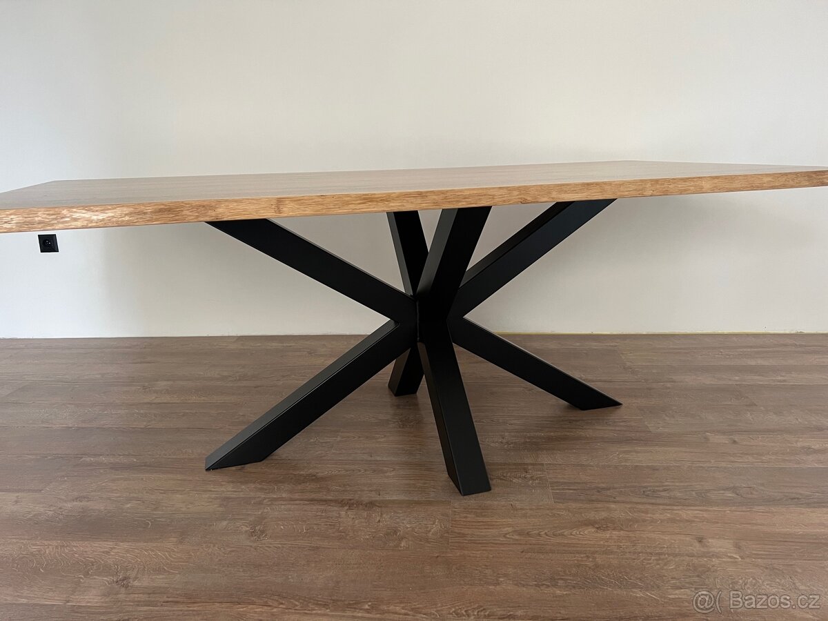 Dubový jídelní stůl - doprava ZDARMA - 2