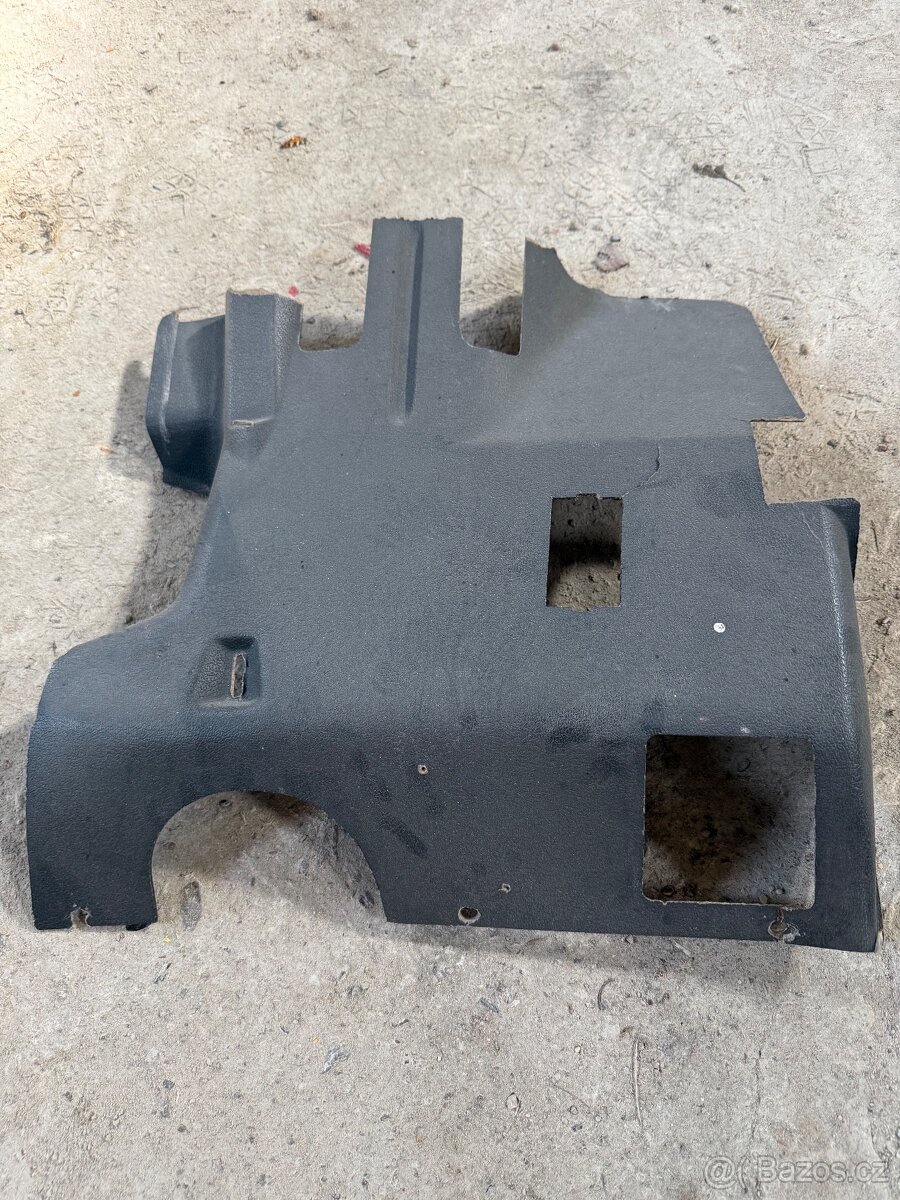 E30 - kryty pod volant - 2