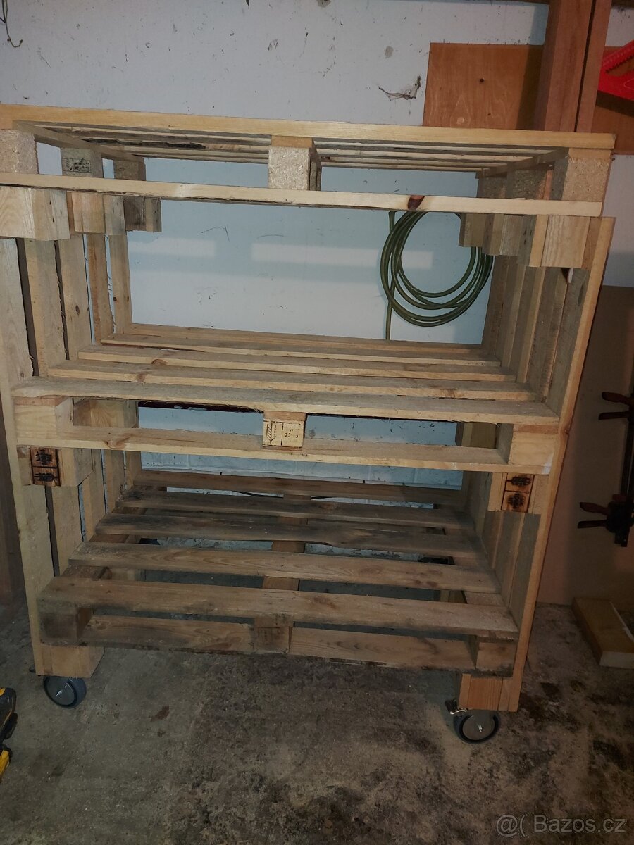 Pojizdny paletovy regal - 2