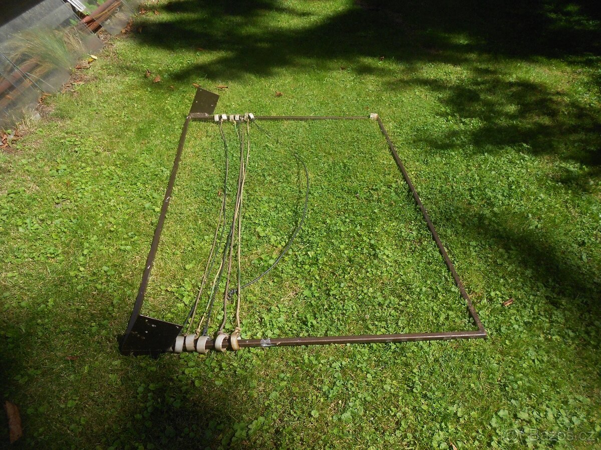 kanc. křeslo; sedačka čalouněná; sušáky na prádlo - 2