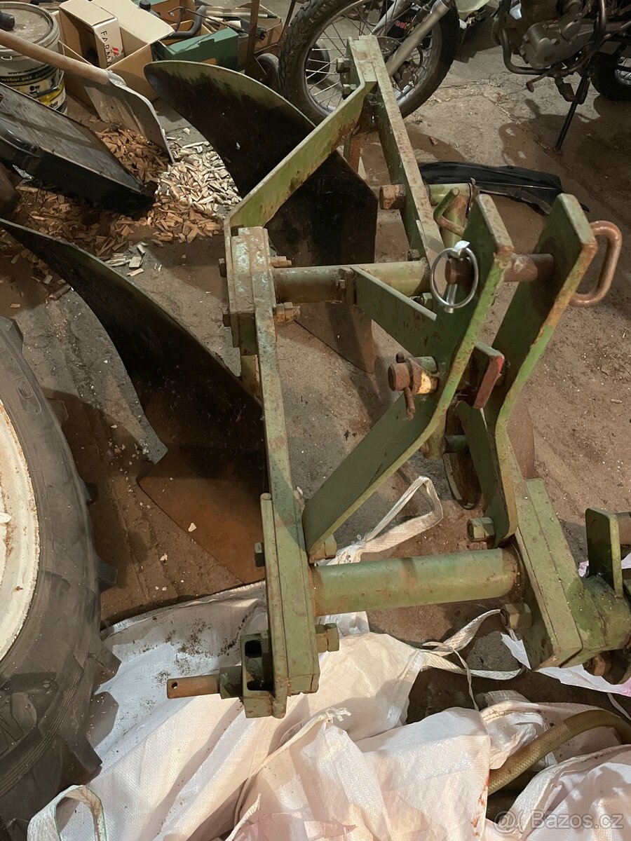 Jednostranný dvouradličný pluh - 2