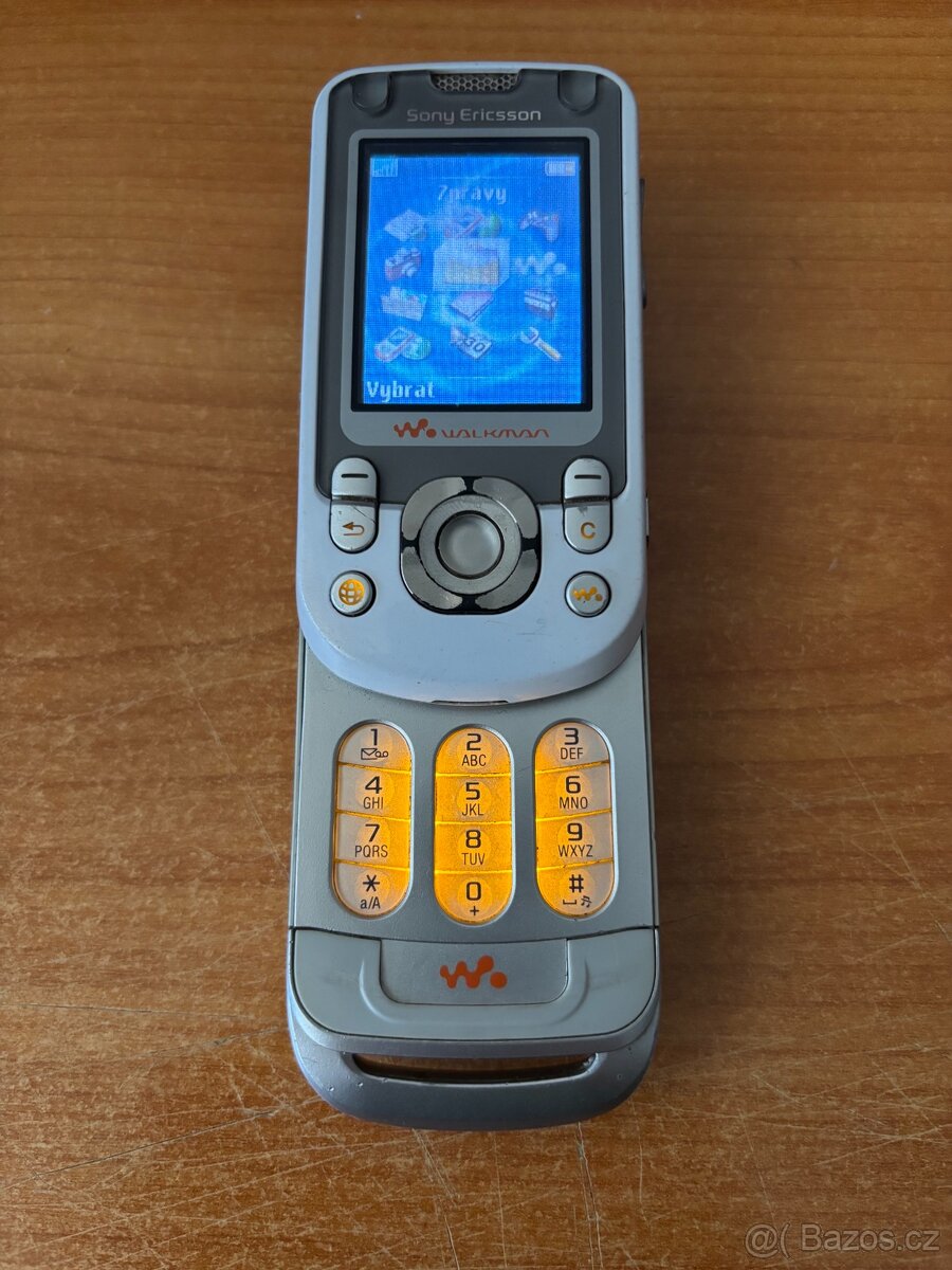 Sony Ericsson W550i - 2